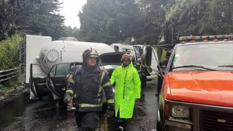 Dos pipas de gas vuelcan en CDMX y Querétaro a un año de La Concordia