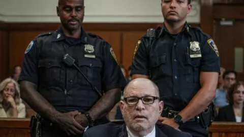 Harvey Weinstein condenado a 15 años de prisión por agresión sexual
