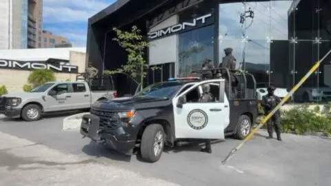 FGR y Marina catean agencia de autos de lujo en Puebla