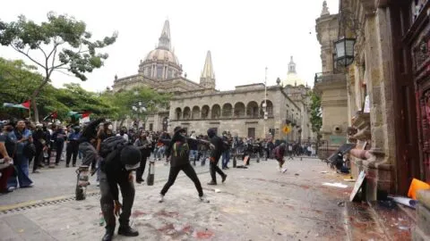 Marcha por el agua en Jalisco: confirman 10 detenidos y daños por 15 mdp en Palacio de Gobierno