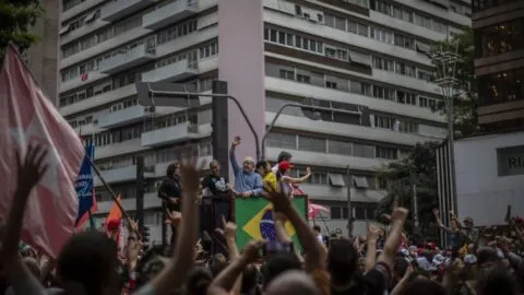 Lula y Flávio Bolsonaro cierran campaña antes de la primera vuelta de las elecciones en Brasil 2026