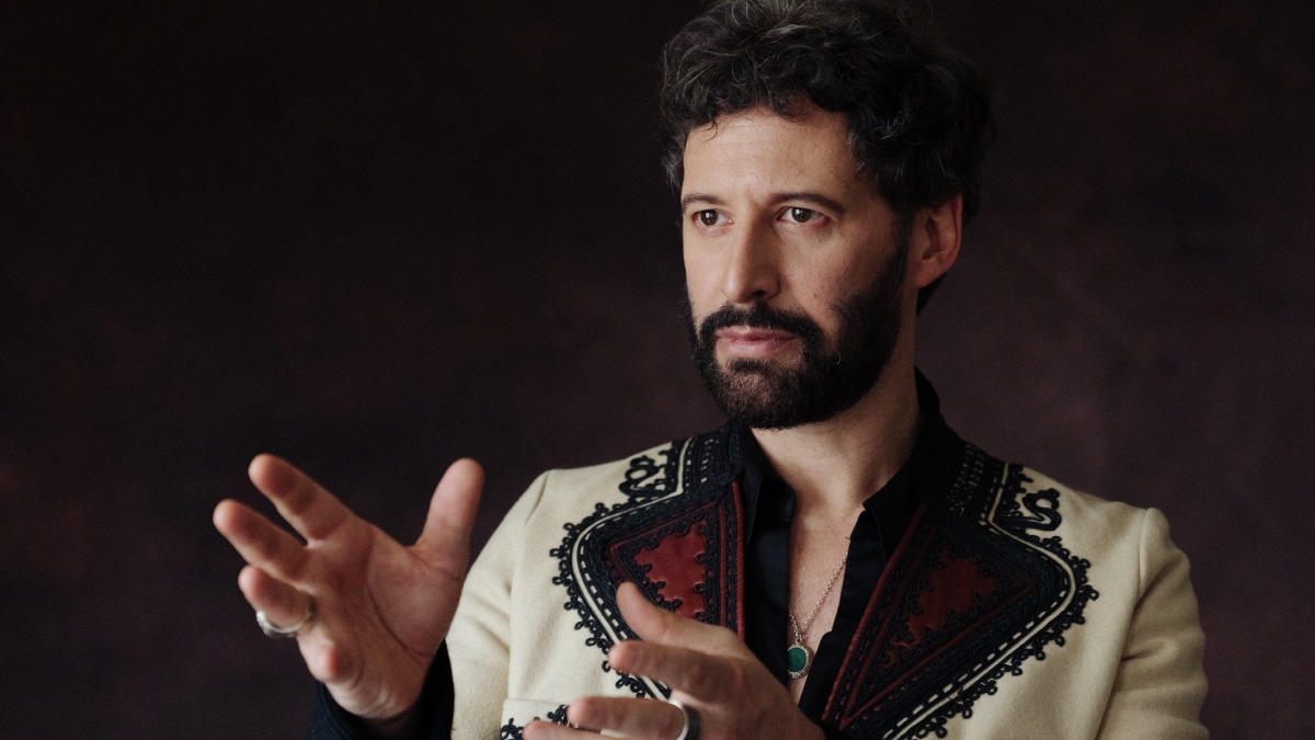 Adanowsky trae a El Ídolo de regreso: “Un verdadero artista no es reemplazable”
