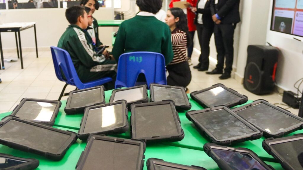 Restricción de celulares en escuelas