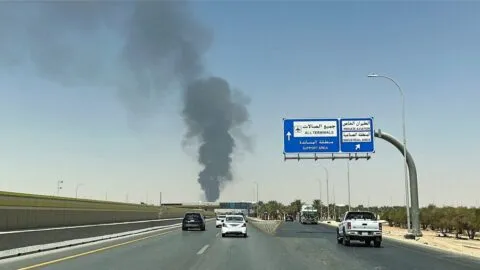Reportan nuevo impacto de proyectil en aeropuerto de Riad; México alerta a connacionales