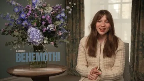 Alexa Swinton, la actriz de 17 años que brilla junto a Pedro Pascal en "Behemoth!", película que llegará al FICM 2026
