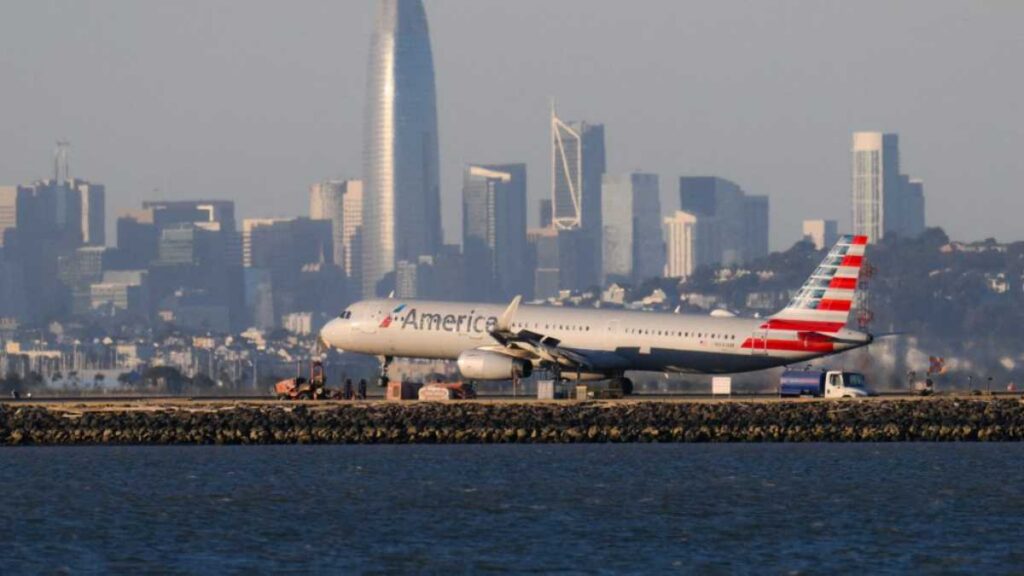 American Airlines suspende rutas a Tulum