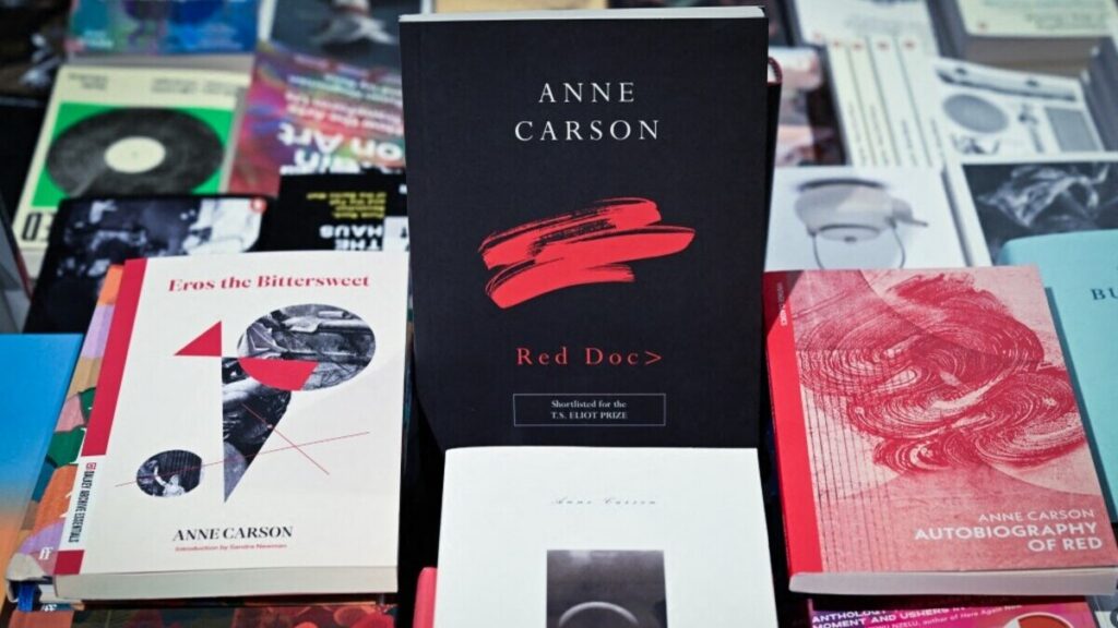 ¿Qué libros debes conocer de Anne Carson, nuevo Nobel de Literatura?