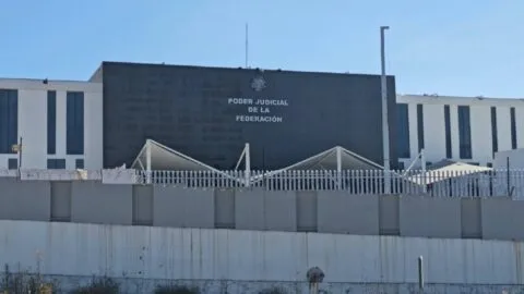 Juez da receso de 12 horas y ordena audiencia privada, en caso de exfiscal de Chihuahua