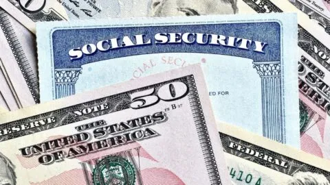 Aumento del Seguro Social 2027: quiénes cobrarán primero el pago con el nuevo monto