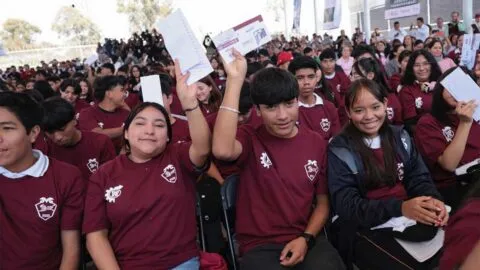 Requisitos para recoger la tarjeta de la Beca Benito Juárez y Jóvenes Construyendo el Futuro