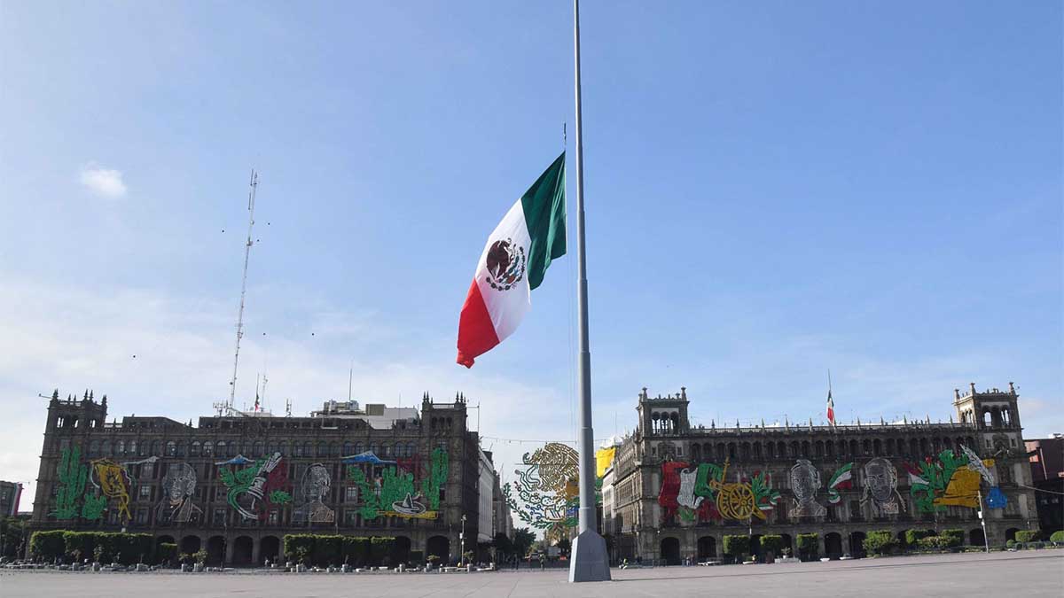 Bandera a media asta este 7 de octubre: ¿por qué y dónde debe izarse?