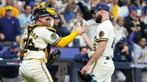 ¡Remontada de locura! Brewers vencen a Rays y toman ventaja 2-0 en la Serie Mundial