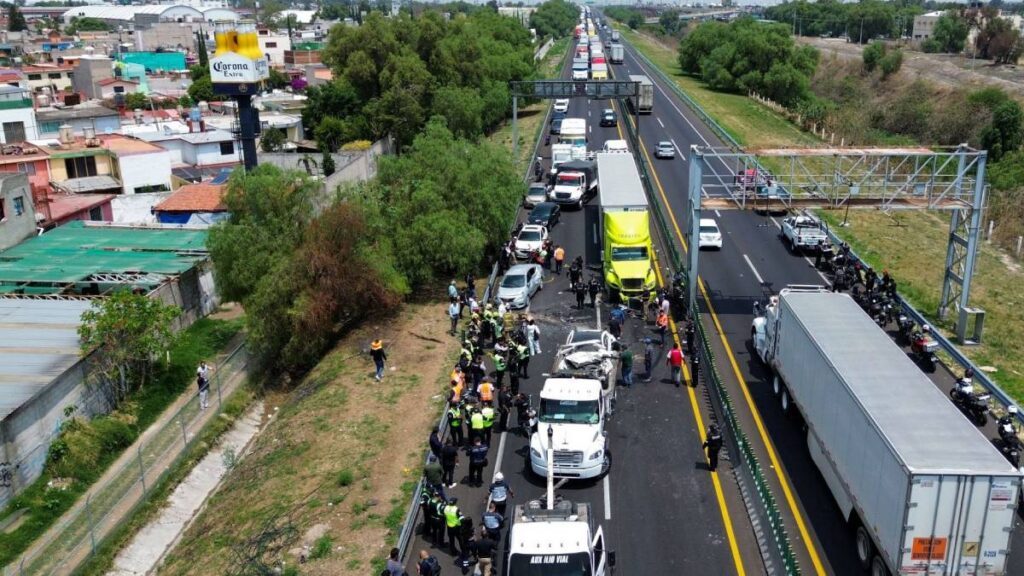 Hombre lesionado tras carambola fue trasladado al Hospital Magdalena de las Salinas.