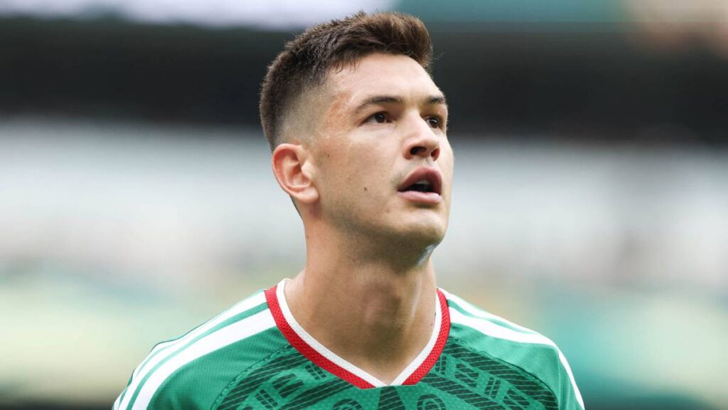 César Montes y el Lokomotiv, se encuentran sanos y salvos.