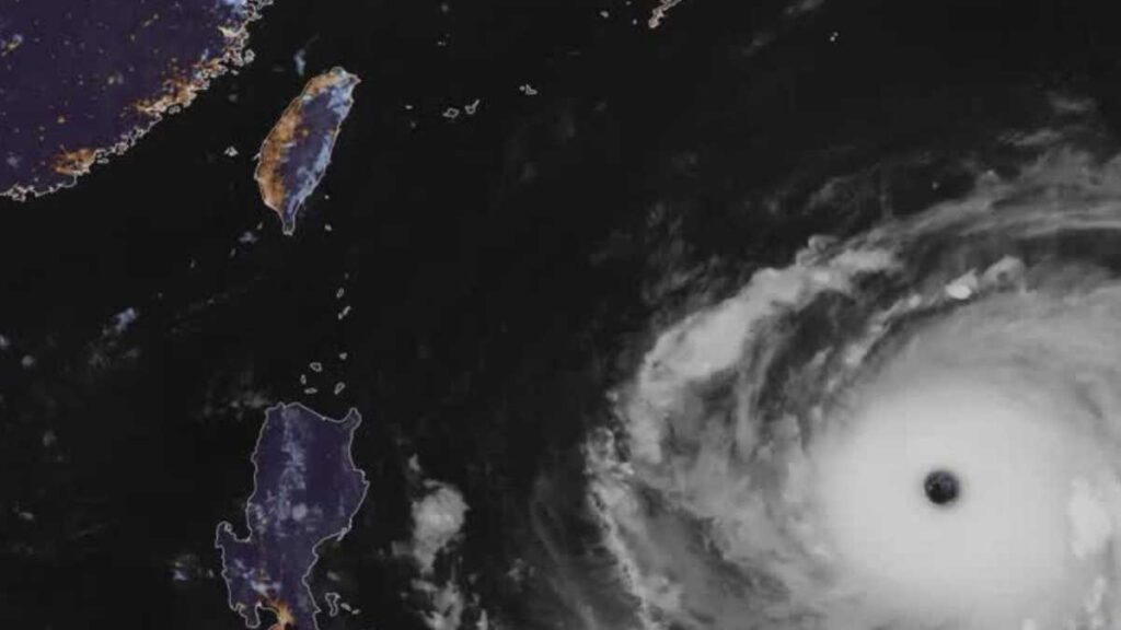 Champi, la tormenta mas fuerte de la Tierra