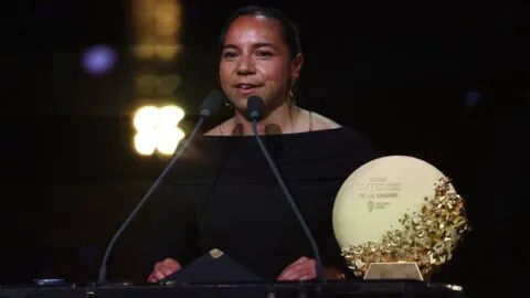 ¡De México para el mundo! Charlyn Corral gana como mejor goleadora del mundo en el Balón de Oro 2026