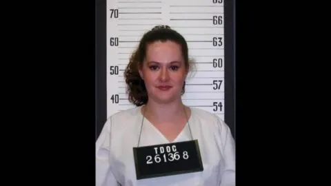 Renuncia jefe de prisiones de Tennessee tras fallida inyección letal de Christa Pike