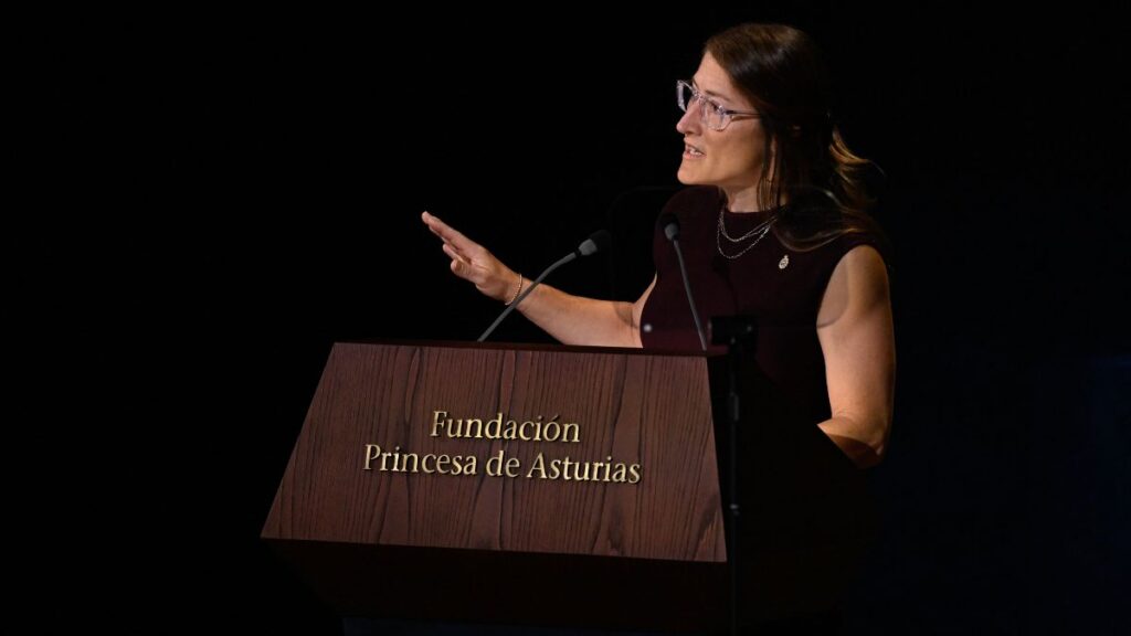 Christina Koch recibe el Premio de Asturias. Foto: AFP