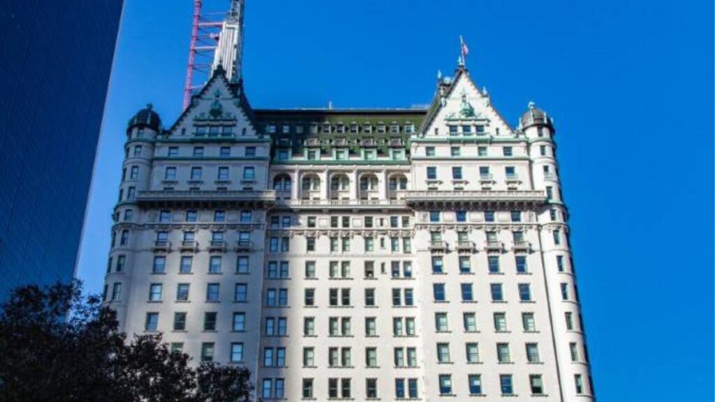 El emblemático Plaza Hotel de la Quinta Avenida suspenderá sus operaciones para restaurar su fachada