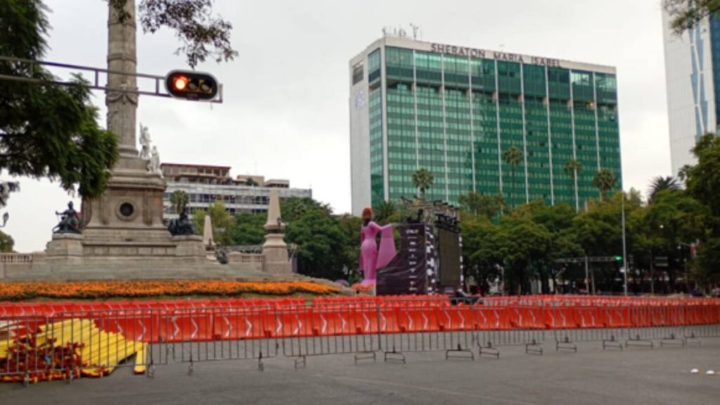 Autoridades de la CDMX advierten que se cerraron los carriles centrales de Paseo de la Reforma por un evento.