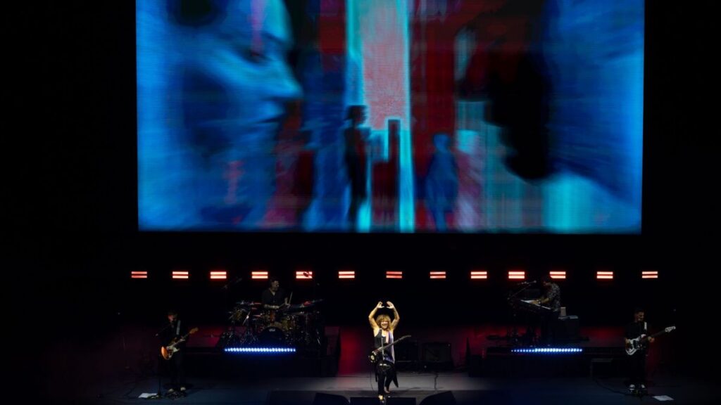 La cantautora española, Rosana ofrece un concierto en el Auditorio Nacional.