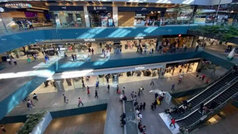 ¿En qué están gastando los mexicanos? Consumo importado crece 8.1%, mientras el nacional avanza 0.3%