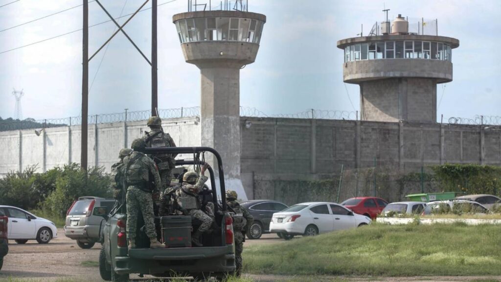 Sinaloa anuncia nuevo penal tras riña que dejó 12 muertos.