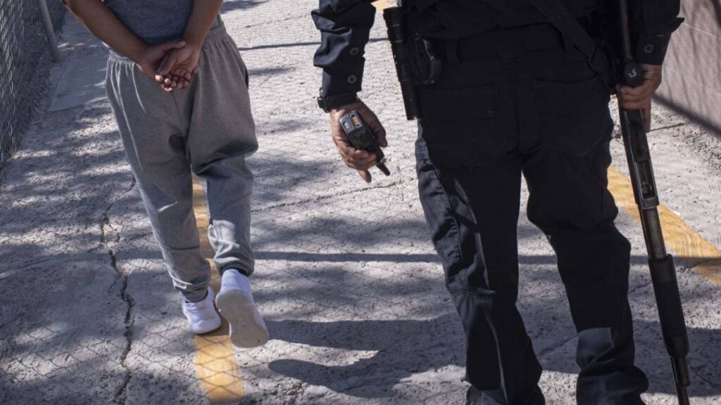 Hombre detenido en México.
