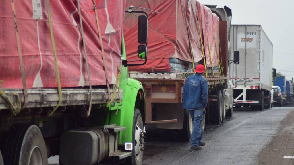 Transportistas afectados por un bloqueo