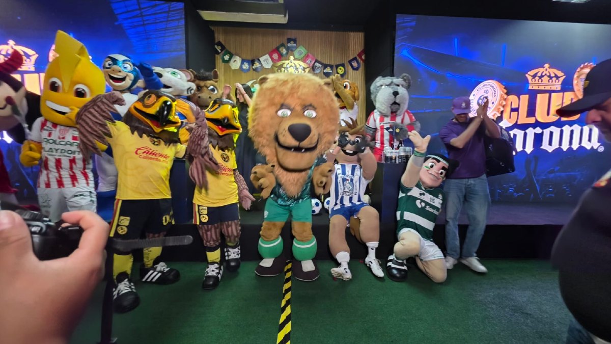 ¡De la cancha al balcón! Corona armó la serenata futbolera que no sabías que necesitabas