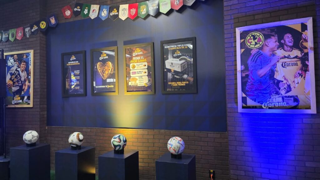 ¡De la cancha al balcón! Corona armó la serenata futbolera que no sabías que necesitabas