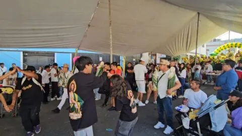 Cientos de fieles celebran a San Judas Tadeo en Toluca entre música y fe