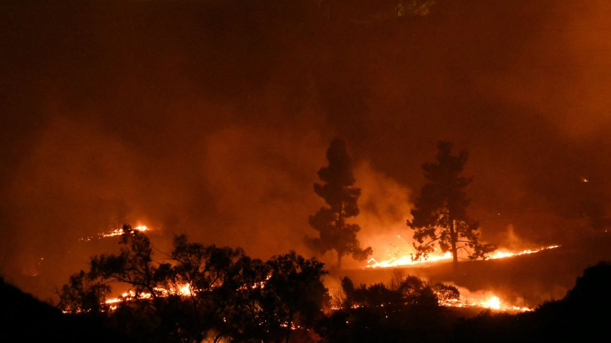 Incendio en Malibu crece y obliga a emitir órdenes de evacuación