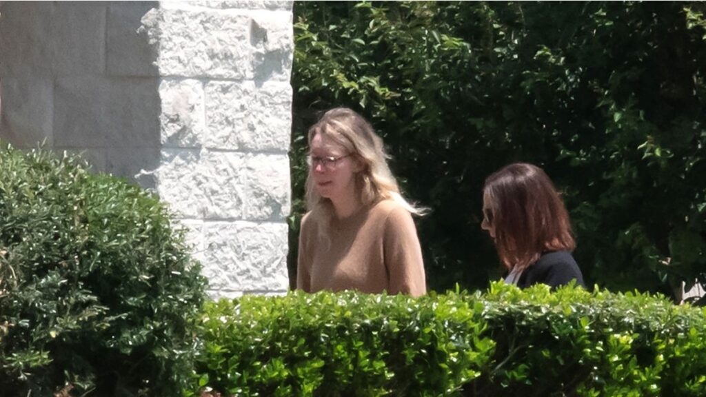 Elizabeth Holmes entra nuevamente en el ojo del huracán por el documental "Puedes verlo todo"