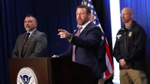 Agente de ICE es suspendido temporalmente tras atropellar a inmigrante en Houston