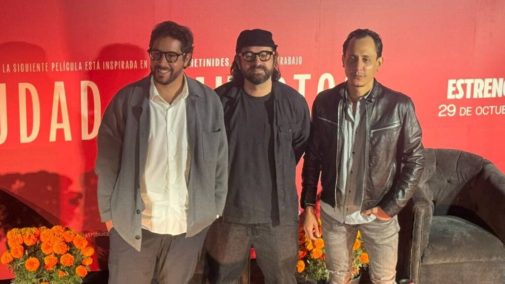 Productor Eduardo Díaz, director José Manuel Cravioto y el actor Jero Medina