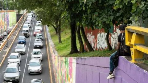 Tráfico le quita a cada mexicano 111 horas y le cuesta 5 mil 645 pesos al año, revela IMCO