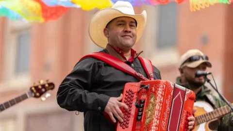 Dónde escuchar música mexicana en vivo en Dallas