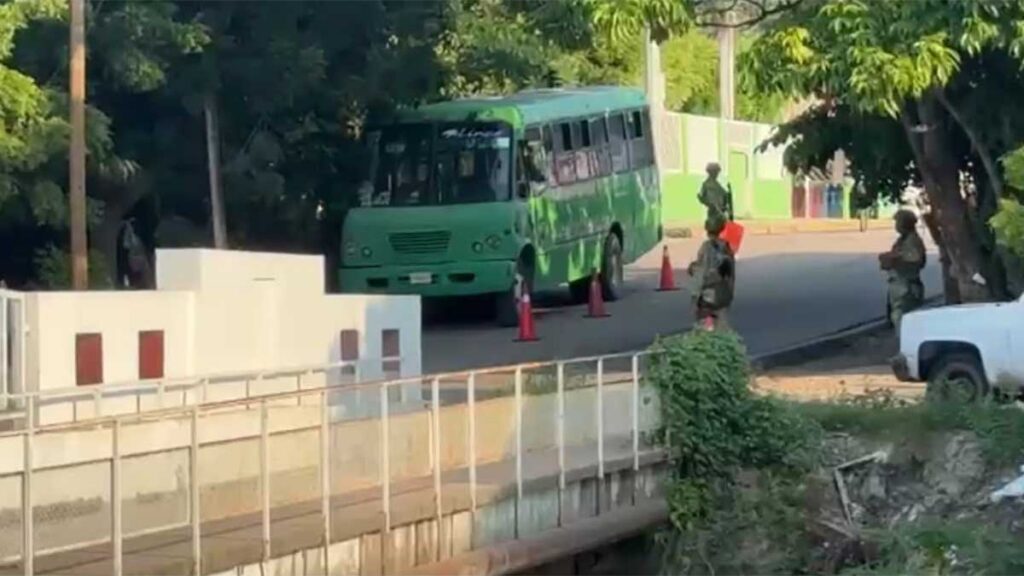 Escuinapa Sinaloa tiroteo estudiantes camión