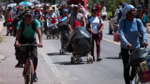 EE. UU. presiona a México para frenar caravana migrante: “No les permitiremos entrar”