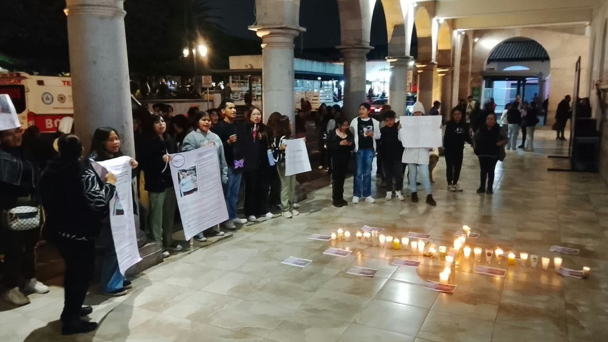 Familiares y ciudadanos exigen justicia en Teziutlán tras feminicidio de Dariana, de 15 años
