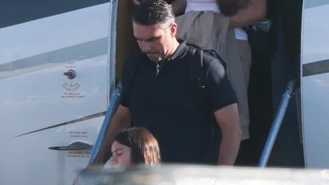 Flávio Bolsonaro aterriza en Florida tras huir de Brasil; Trump le dará el visado