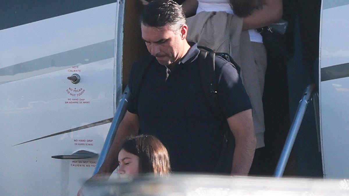 Flávio Bolsonaro aterriza en Florida tras huir de Brasil; Trump le dará el visado