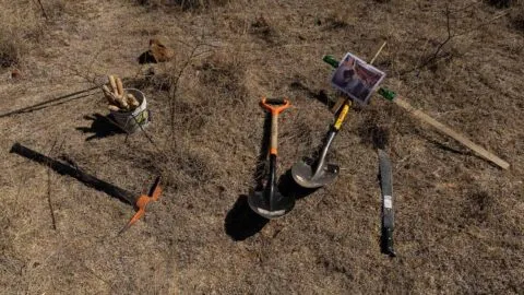 Denuncian que FGR reporta 20 veces menos fosas clandestinas que los estados en 2025