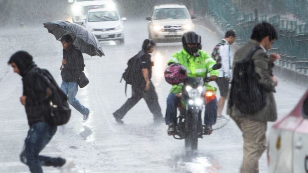 Frente frío 2 seguirá dejando lluvias fuertes en México