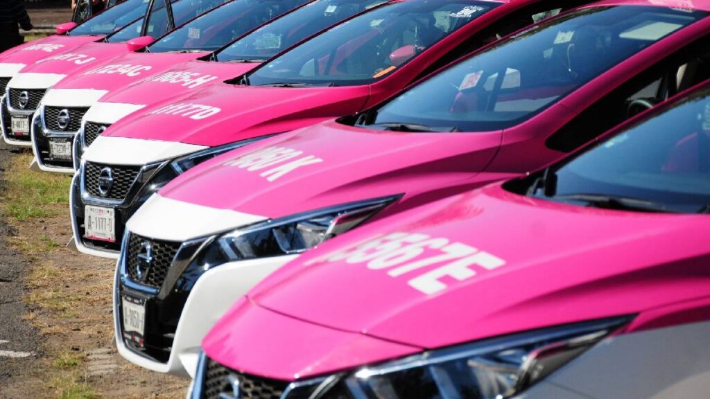 fuerte-imagen-mujer-salta-de-taxi-en-movimiento-para-escapar-de-presunto-asalto-en-cdmx