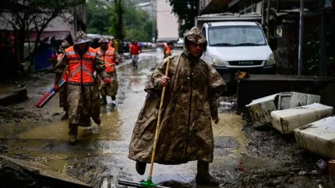 VIDEOS: evacúan a miles de personas por fuertes lluvias en Estambul; suman 3 muertos