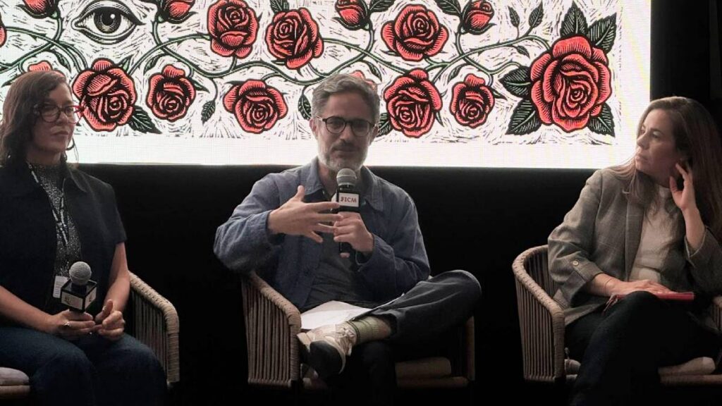 Gael García Bernal considera que ver cine documental debería de inculcarse.