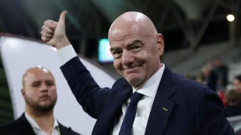 Gianni Infantino enfrenta a sus críticos en la FIFA tras fracasar su plan millonario
