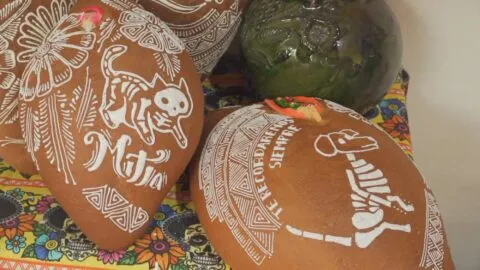 Hornean en Oaxaca pan de muerto para las mascotas que ya no están